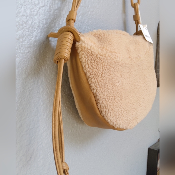 FREE PEOPLE Suki Sherpa Sling NWT - Picture 10 of 10